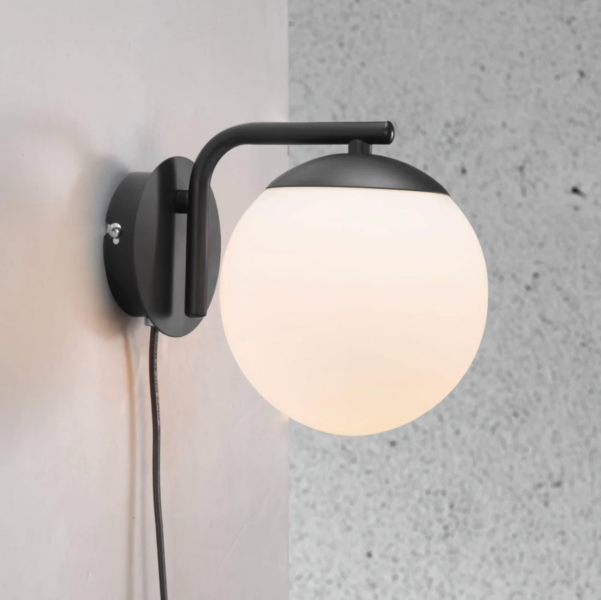 Grant Wall Light - BLACK
