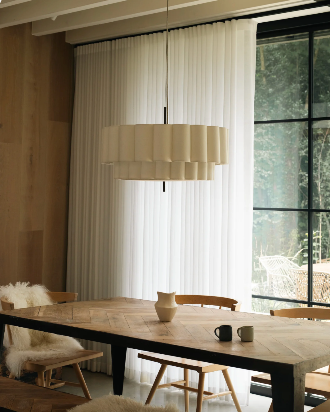 Folia - large scalloped natural linen pendant