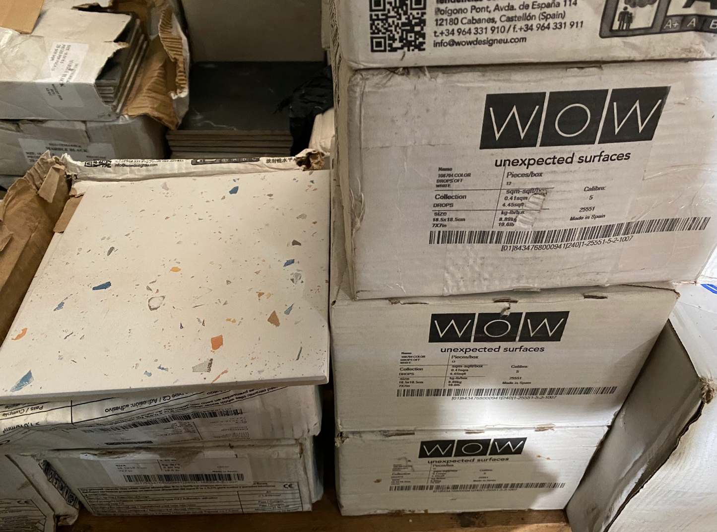 Drop Off White Tiles 18.5 X 18.5cm