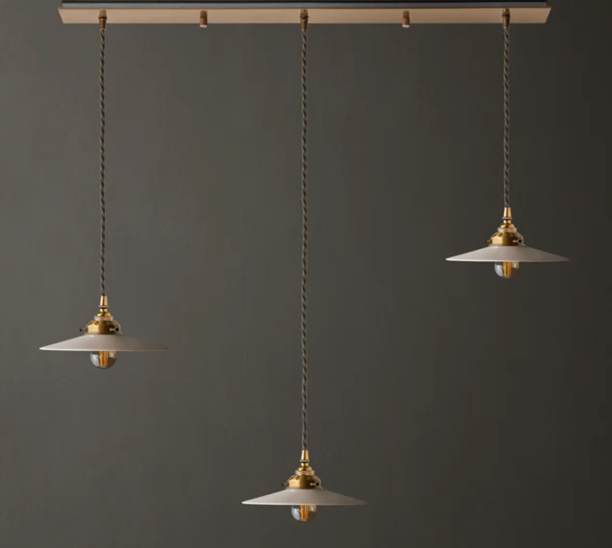 Cecilia eramic shade in natural plaster, 4x22.5cm
