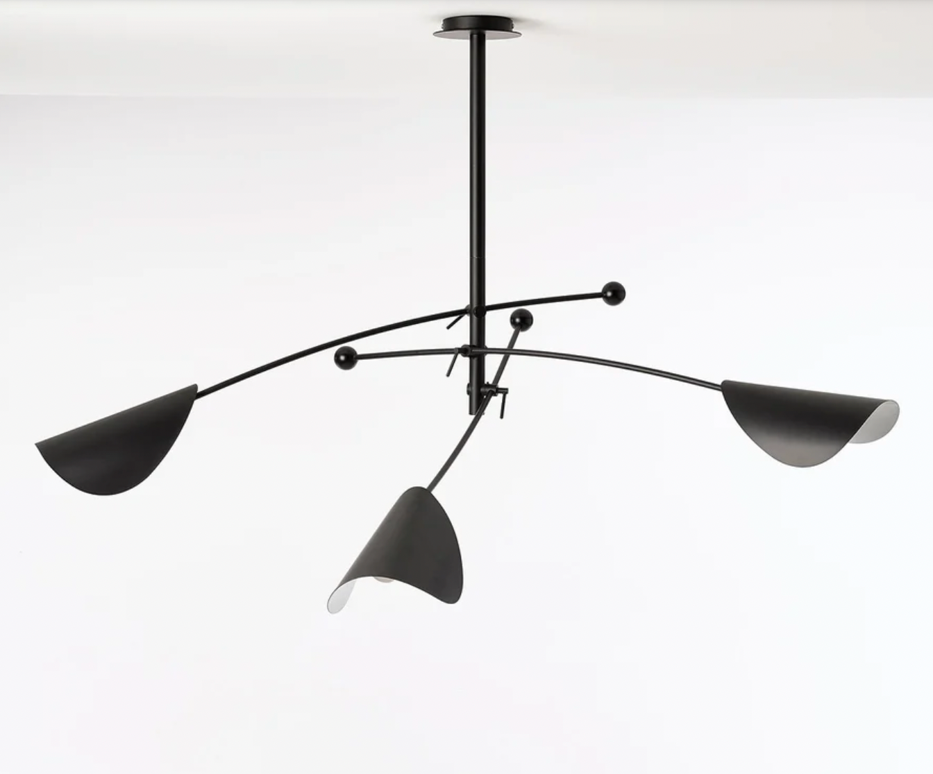 FUNAMBULE METAL CEILING LIGHT WITH 3 ADJUSTABLE ARMS, 142x63cm