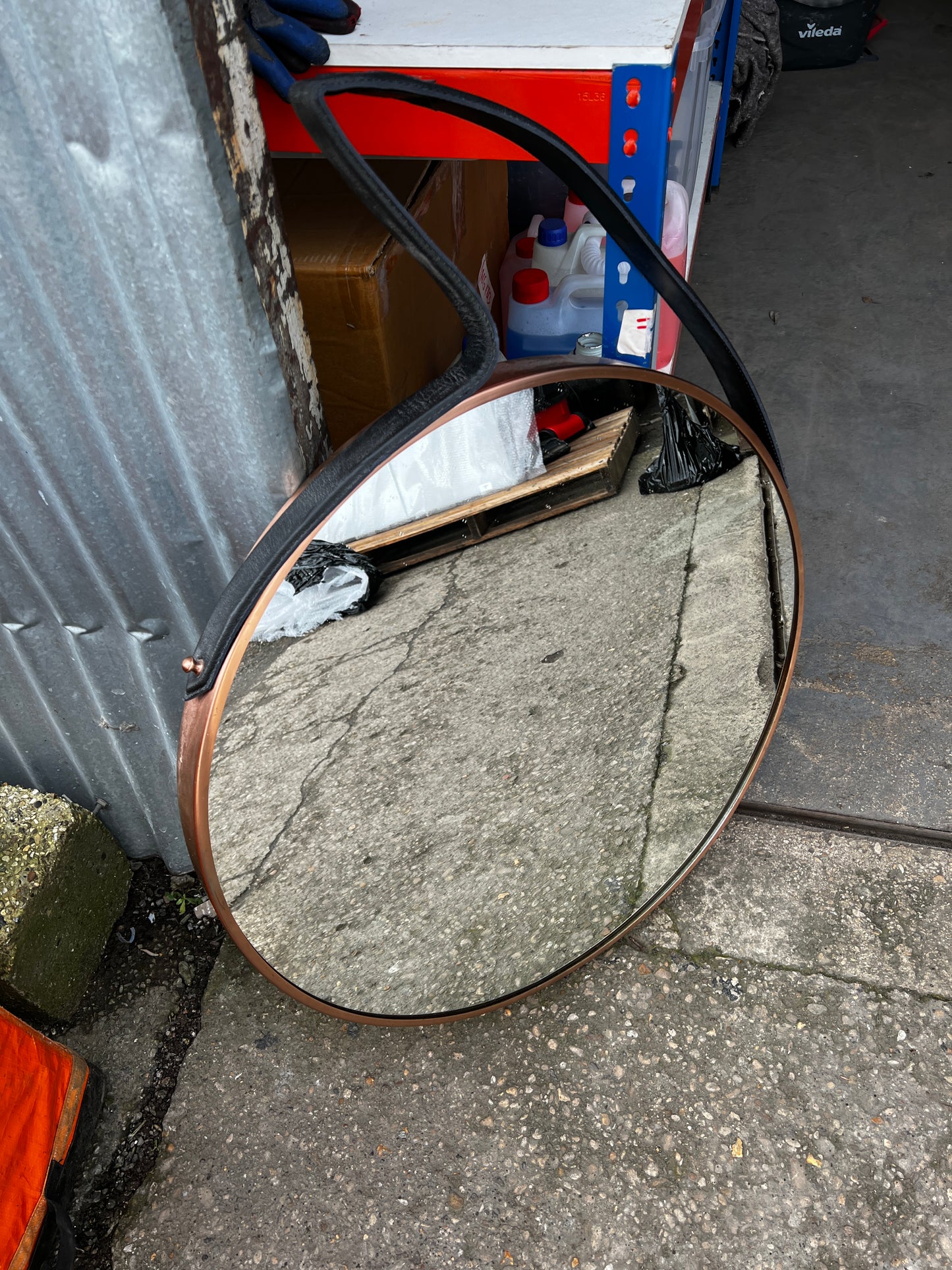 Round Mirror with belt, 76cm