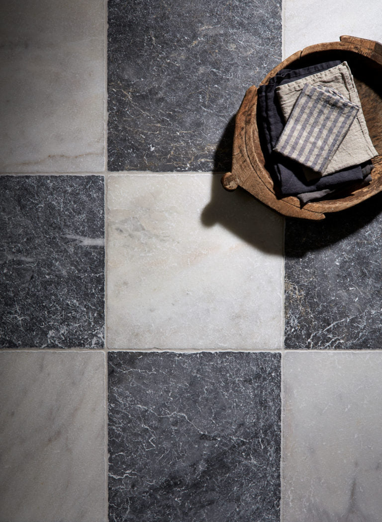 Classic Di Scacchi Tumbled Marble - 600x600x20