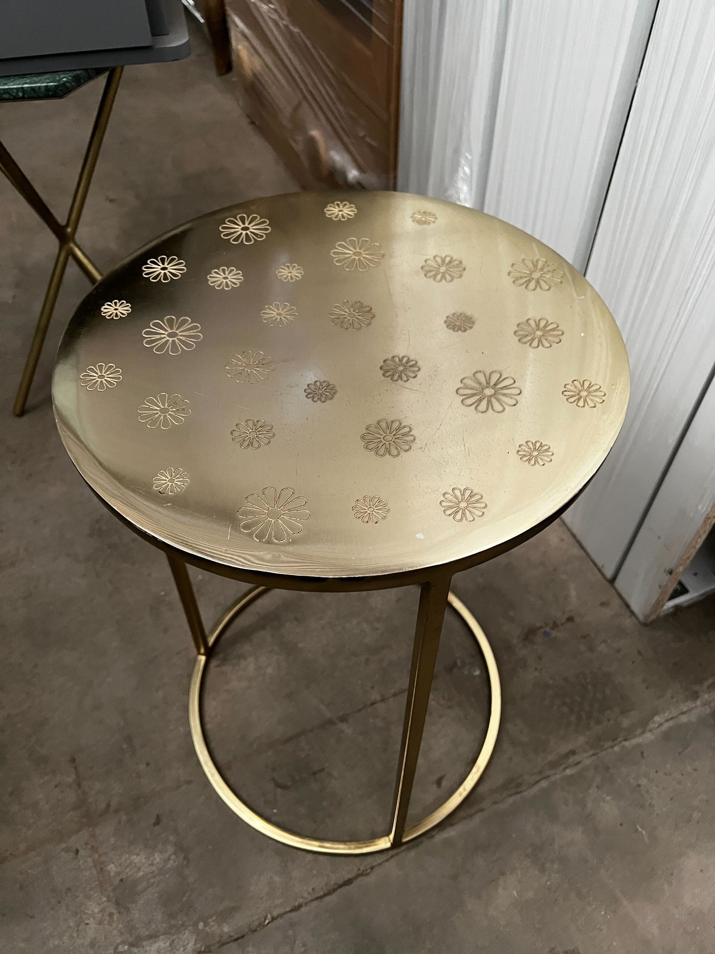 Brass Side Table with floral engravement, 38x55cm