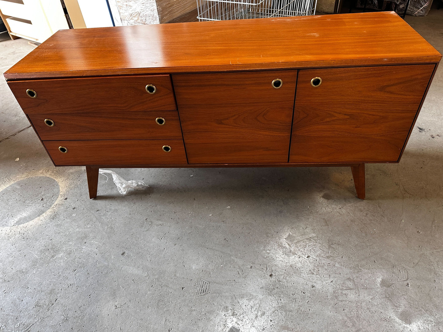 Arlo Media Console 60in walnut