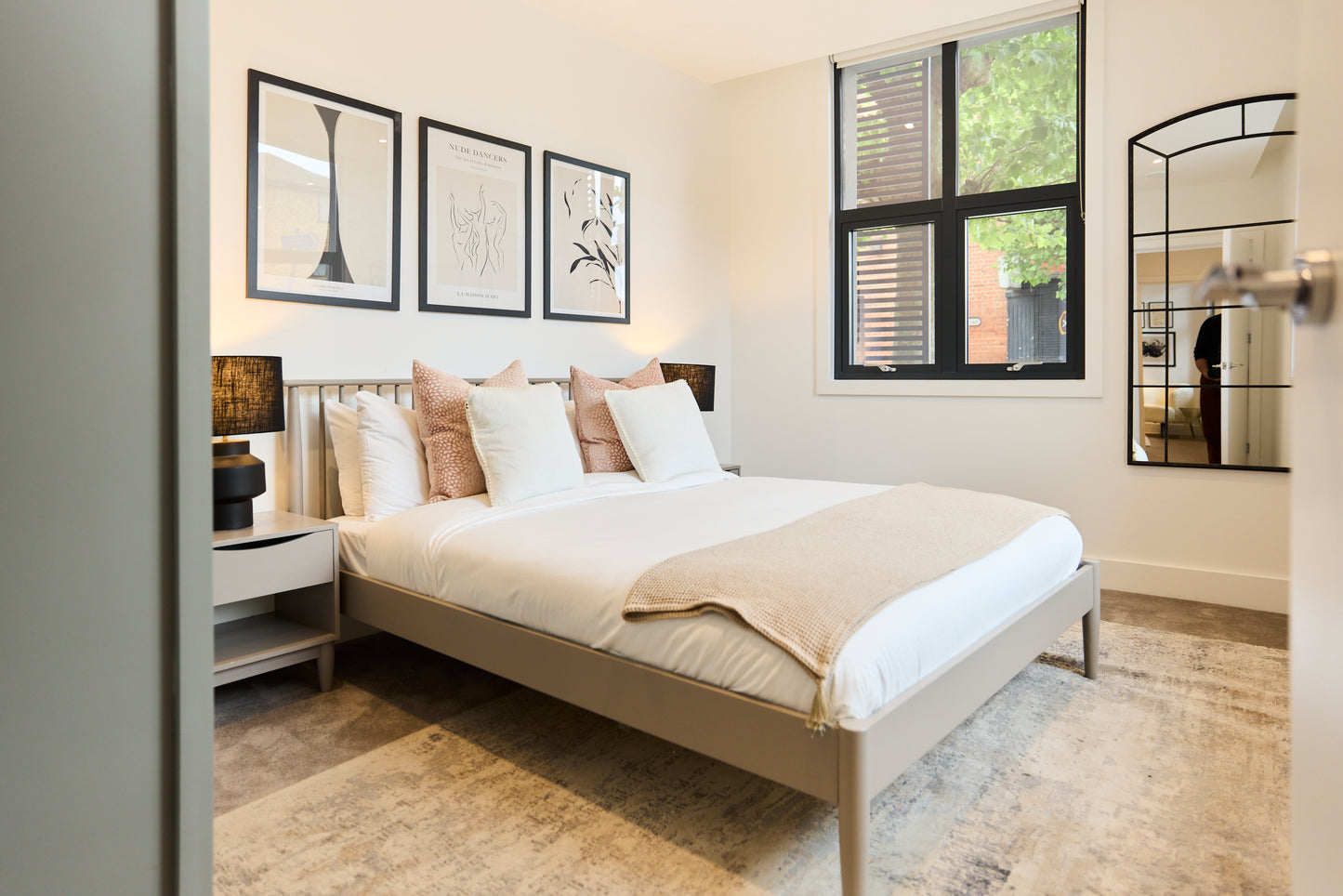 Alesta Bed 5' - Grey, 205 x 166 x 100cm