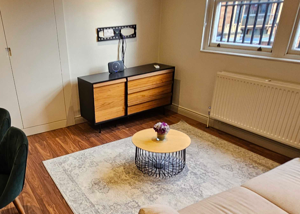 Mid Century Media Unit, Black & Natural, 45x140x75cm