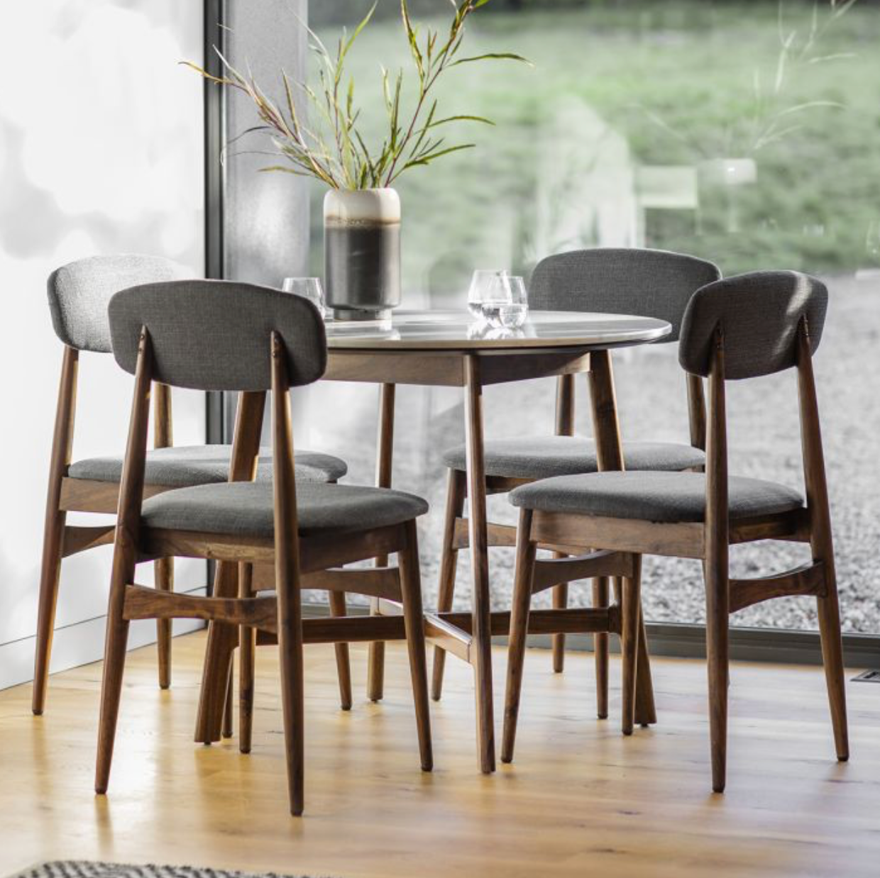 Barcelona Dining Table - Round, 90x90x76cm