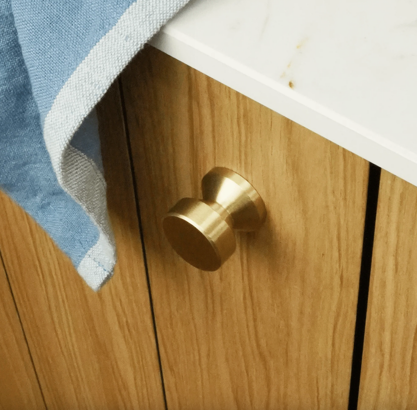 FELIX Round Knob - Brass