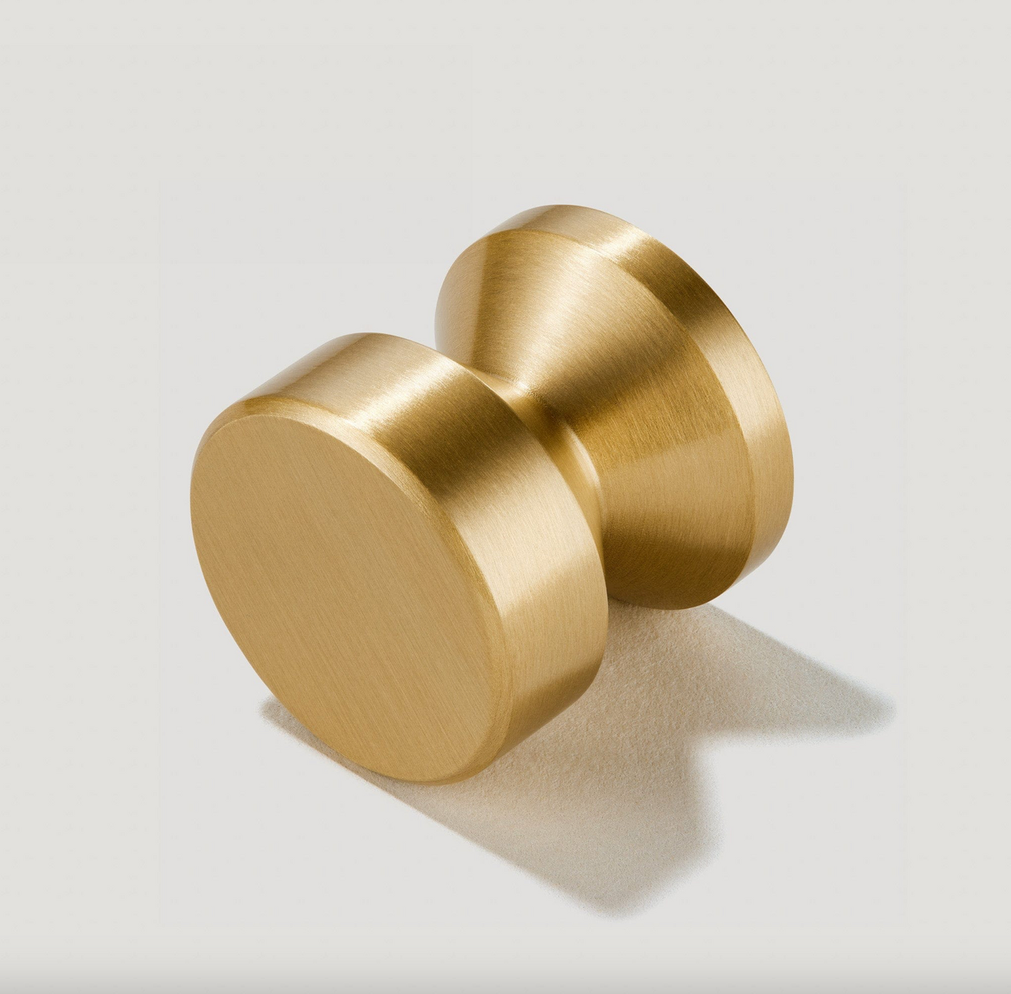FELIX Round Knob - Brass