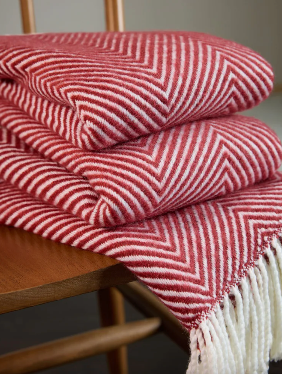 Red Herringbone Cosy Throw - 130x150