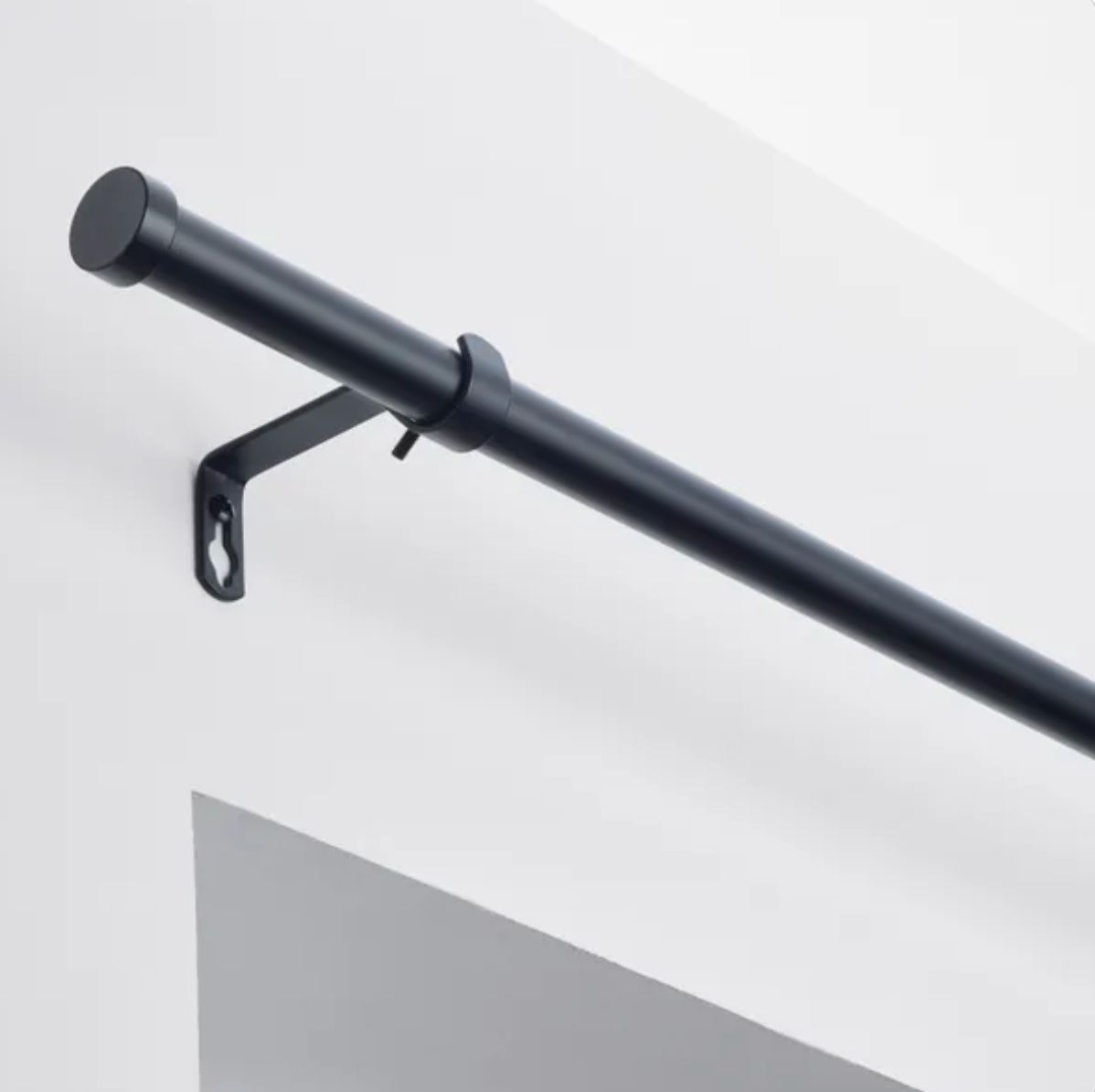 Trinity Extendable Metal Curtain Pole with Rings