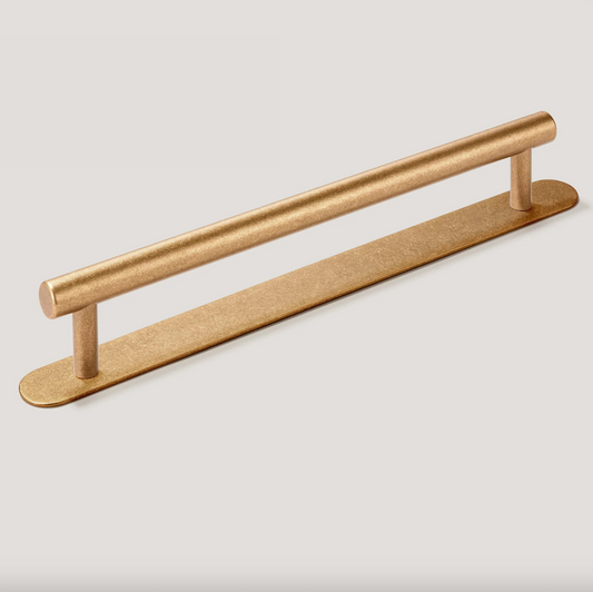 HUDSON T-Bar Handle - Aged Brass, 252mm (220mm CC) / Handle with Backplate
