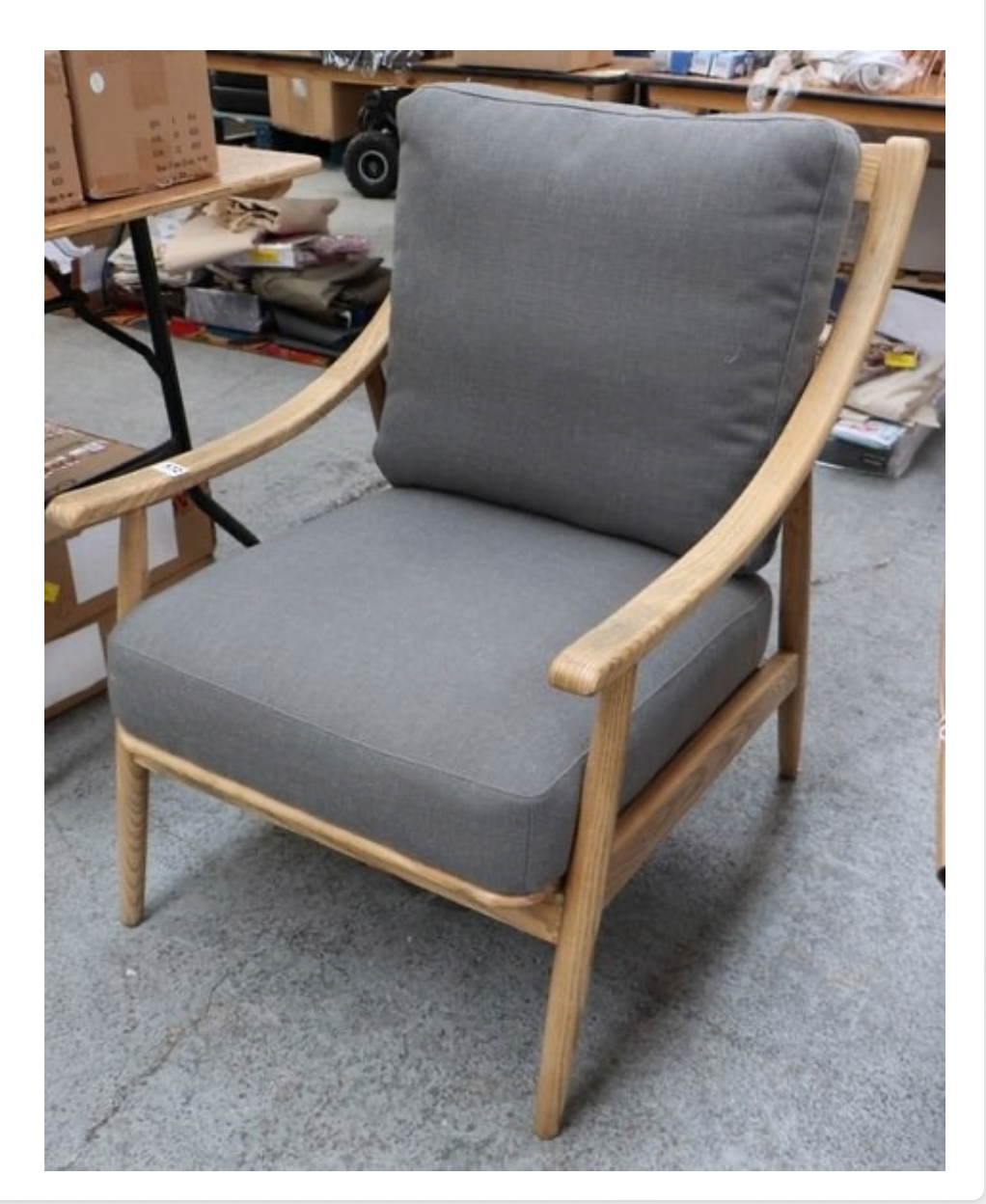 TRADITIONAL STYLE OCCASIONAL ARMCHAIR IN OAK AND GREY FABRIC