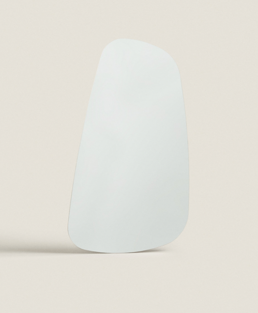 IRREGULAR-SHAPED MIRROR