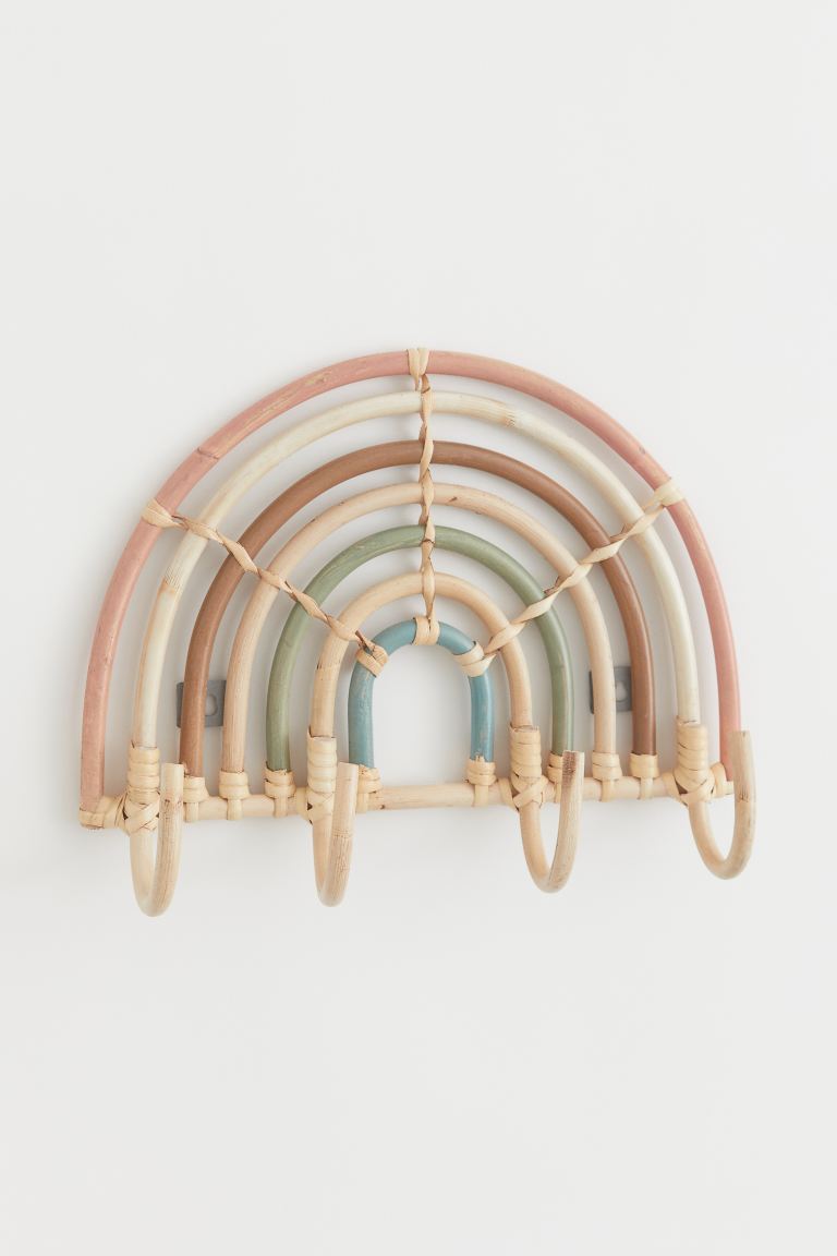 Rainbow-shaped hanging rack