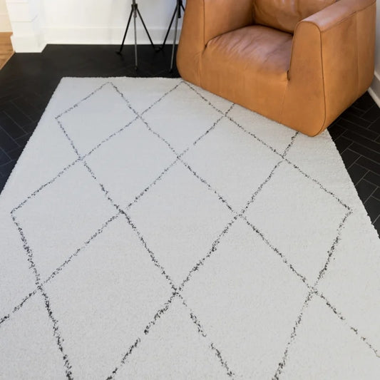 Elsa Shaggy White Charcoal Black Rug, 200x140cm