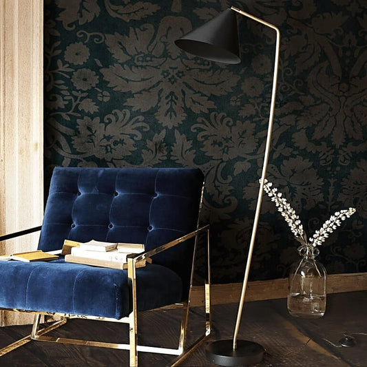 Galore floor lamp in brass with a black shade, 40x135cm
