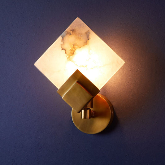 Gatsby wall sconce in brass with alabaster square